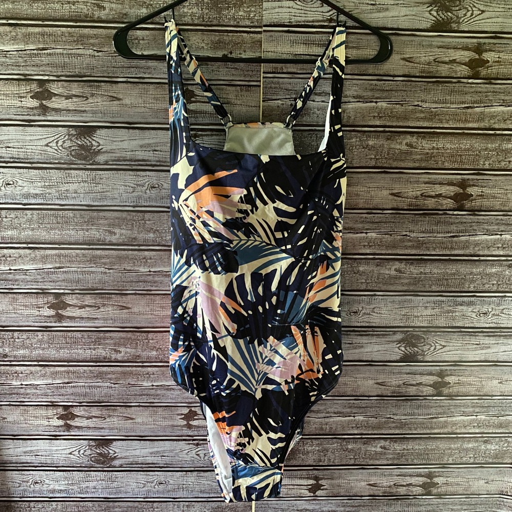LL‎ Bean Women's One-Piece Swimsuit Size 18 Regular White Tropical
